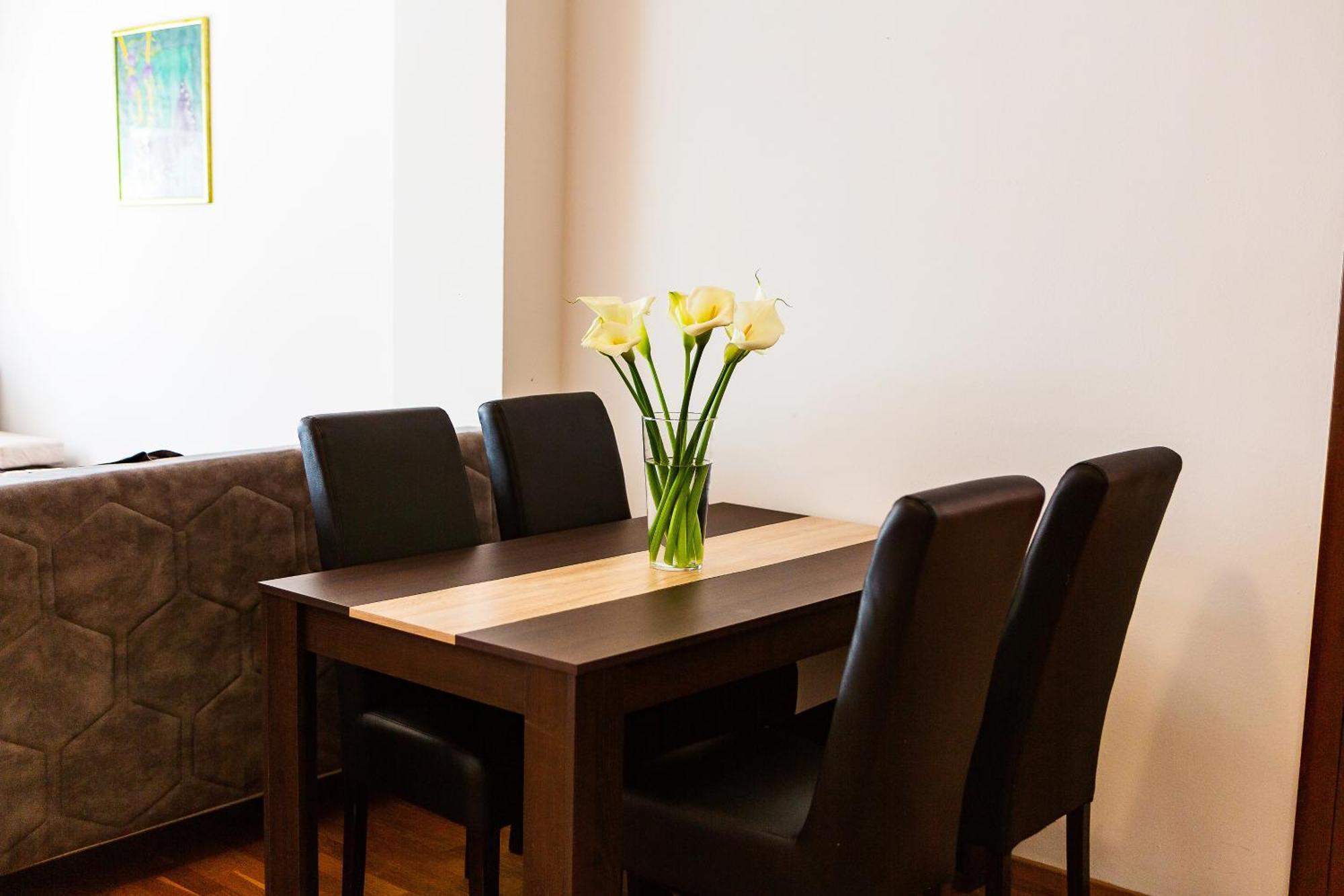City Montesun Apartments 2 Budva Bagian luar foto
