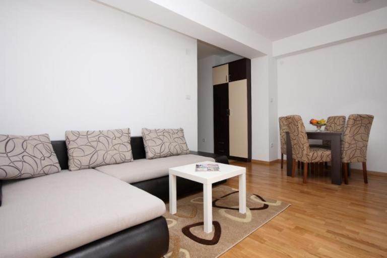 City Montesun Apartments 2 Budva Bagian luar foto